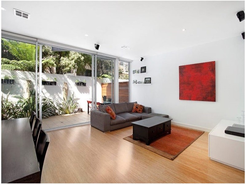 11D Hartpury Avenue, Elwood VIC 3184