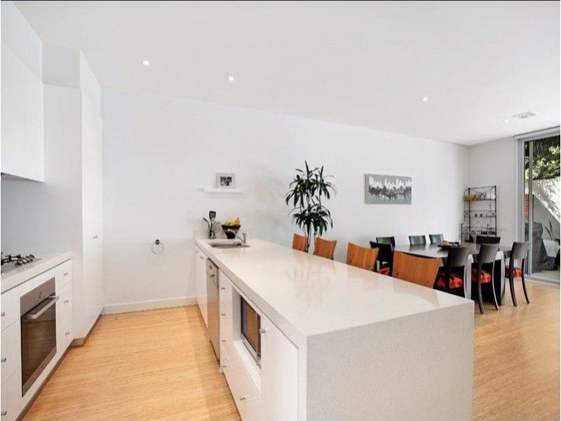 11D Hartpury Avenue, Elwood VIC 3184