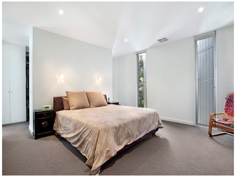 11D Hartpury Avenue, Elwood VIC 3184