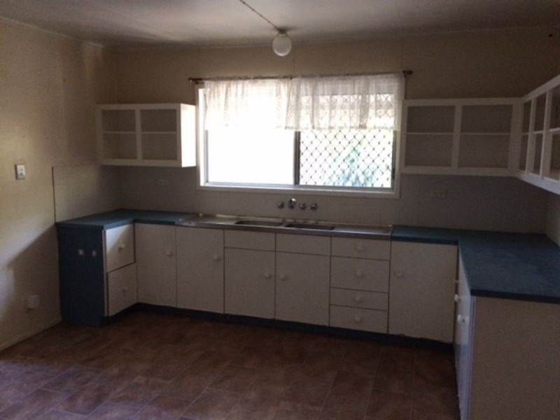 25 Cressbrook Street, Toogoolawah QLD 4313