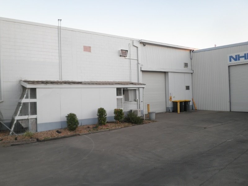 14 Robison Street, Park Avenue QLD 4701