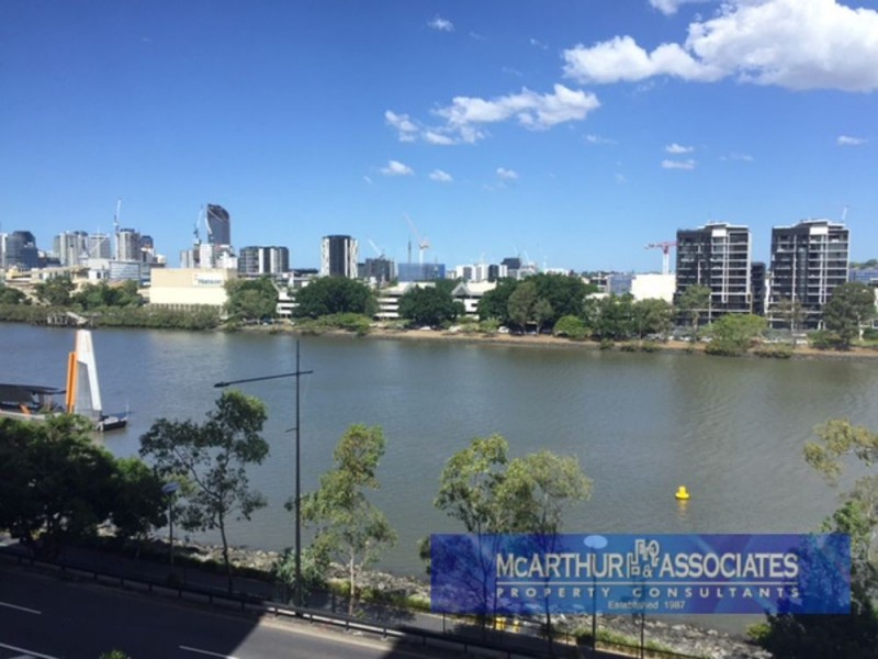 6.4/303 Coronation Drive, Milton QLD 4064