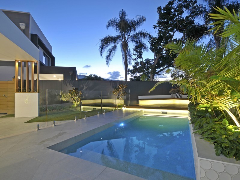 16B Chant Street, Broadbeach Waters QLD 4218