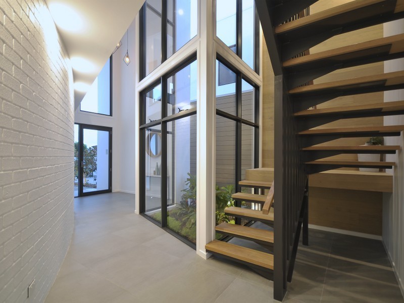 16B Chant Street, Broadbeach Waters QLD 4218