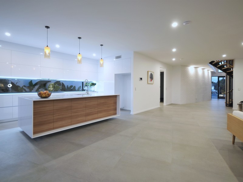 16B Chant Street, Broadbeach Waters QLD 4218