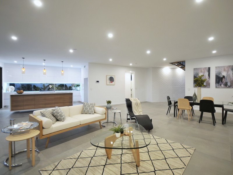 16B Chant Street, Broadbeach Waters QLD 4218