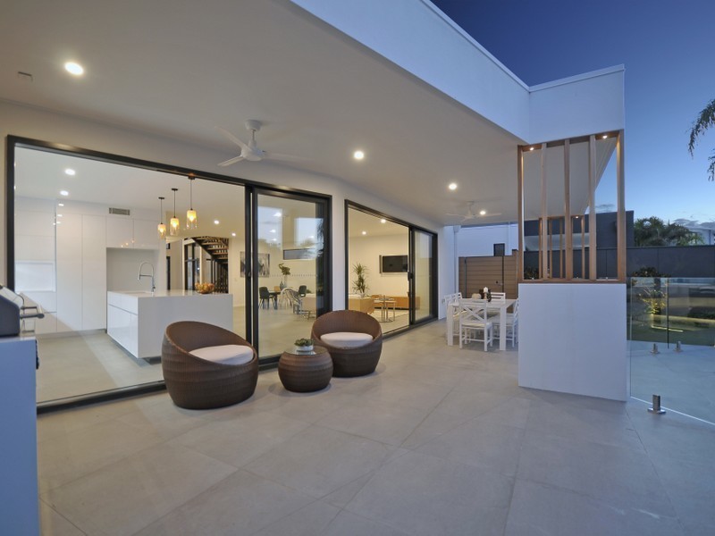 16B Chant Street, Broadbeach Waters QLD 4218