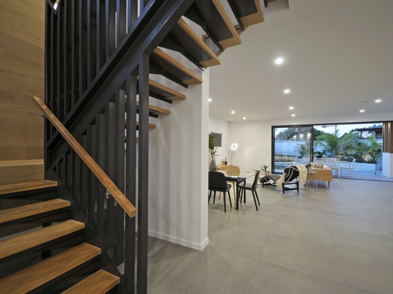 16B Chant Street, Broadbeach Waters QLD 4218