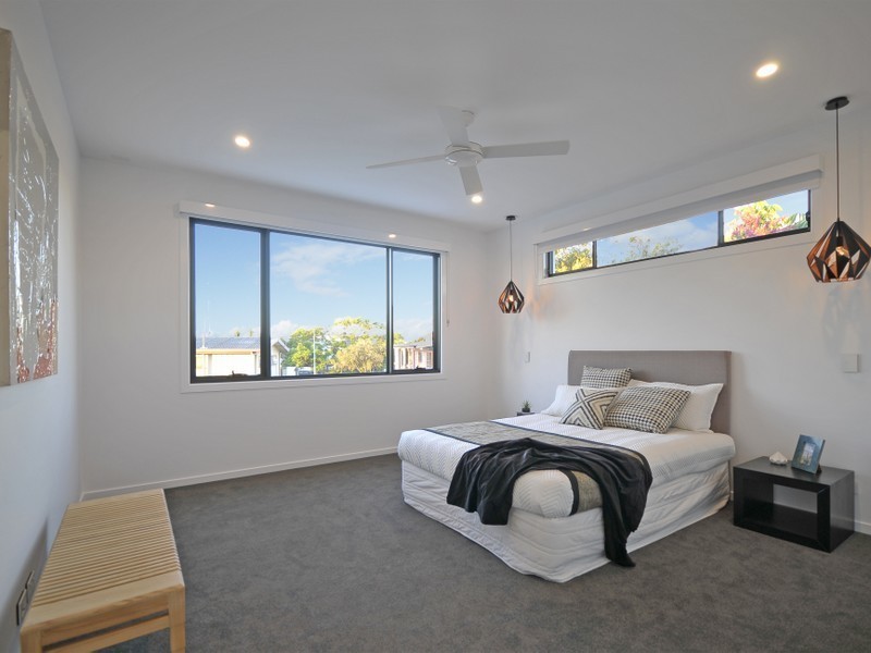 16B Chant Street, Broadbeach Waters QLD 4218