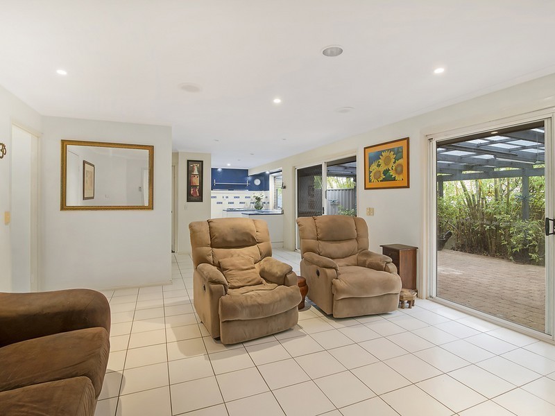 9 Dianella Court, Elanora QLD 4221