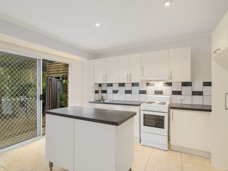 9 Dianella Court, Elanora QLD 4221