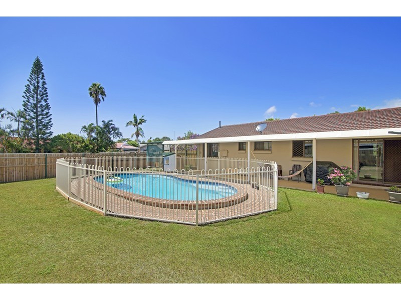 1 Cassia Court, Palm Beach QLD 4221