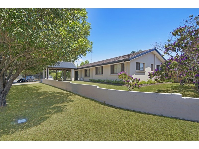 1 Cassia Court, Palm Beach QLD 4221