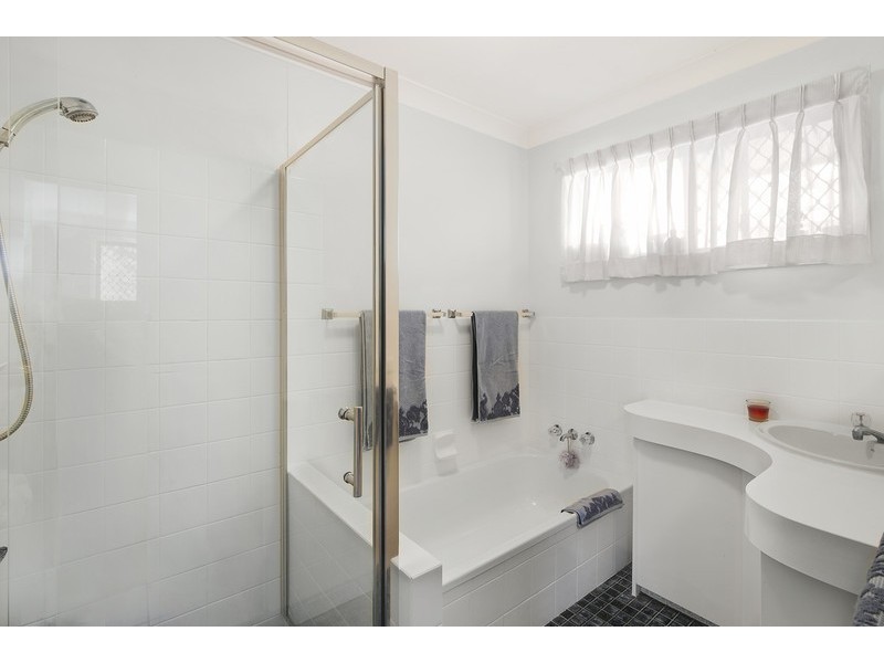 1 Cassia Court, Palm Beach QLD 4221