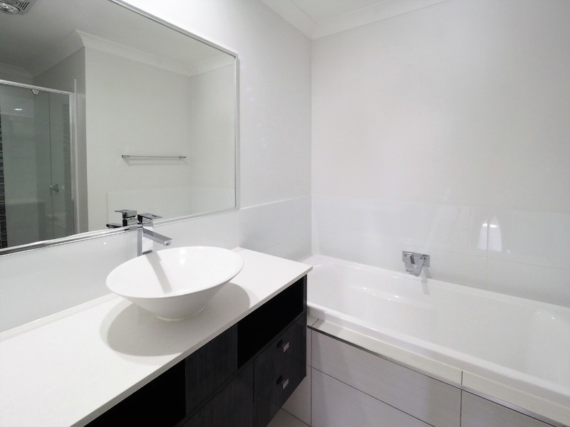 1/19 Rees Court, Elanora QLD 4221