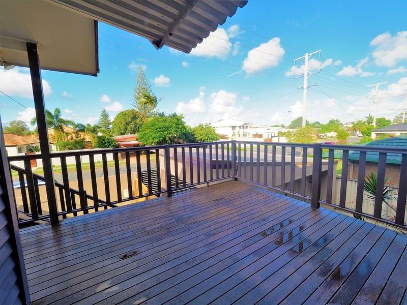 35B Mallawa Drive, Palm Beach QLD 4221