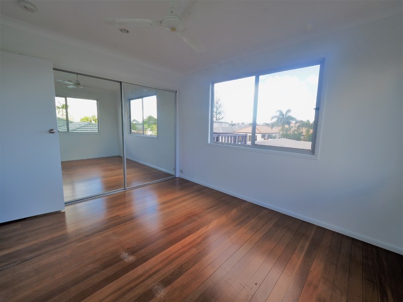 35B Mallawa Drive, Palm Beach QLD 4221