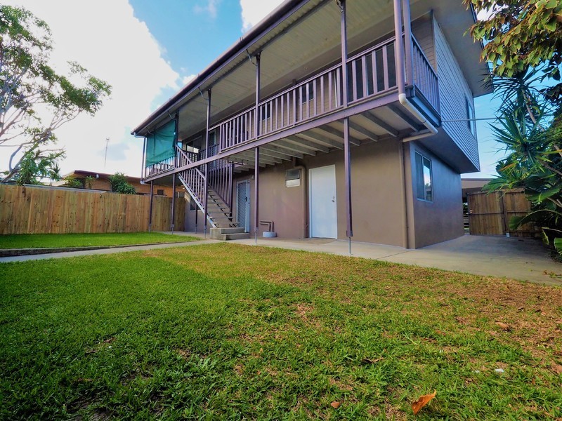 35B Mallawa Drive, Palm Beach QLD 4221