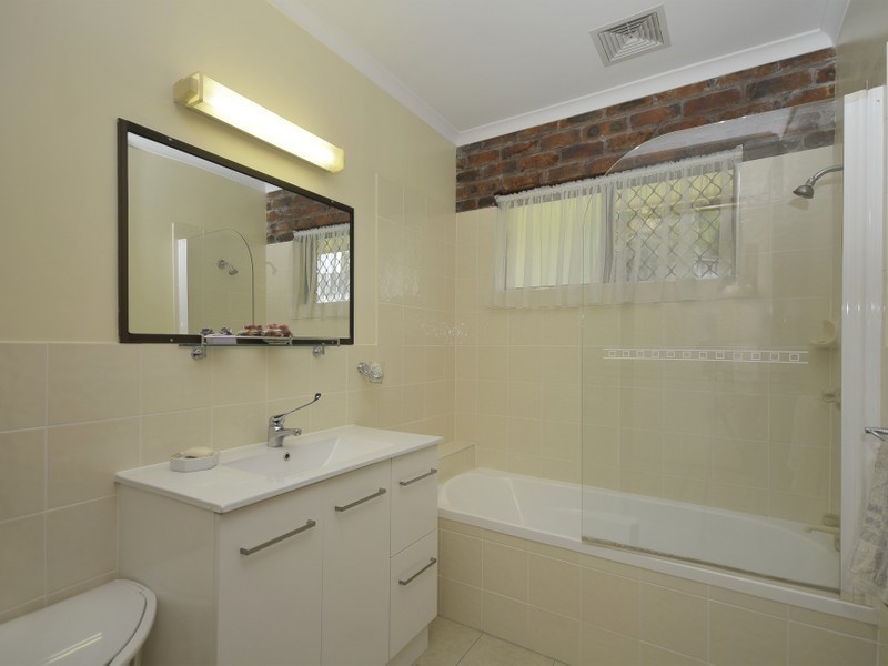 5 Sapwood Court, Elanora QLD 4221