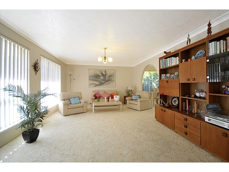 49 Bergamont Street, Elanora QLD 4221