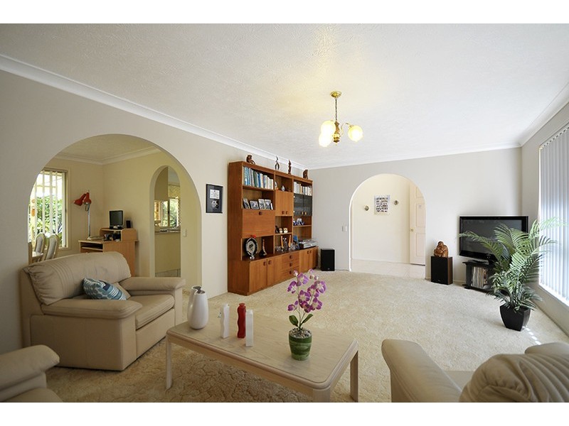 49 Bergamont Street, Elanora QLD 4221