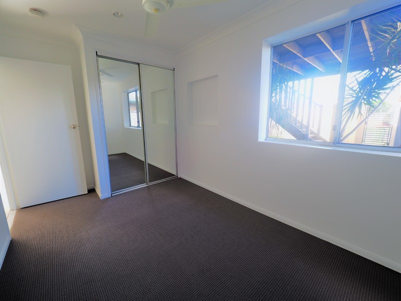 35 Mallawa Drive, Palm Beach QLD 4221