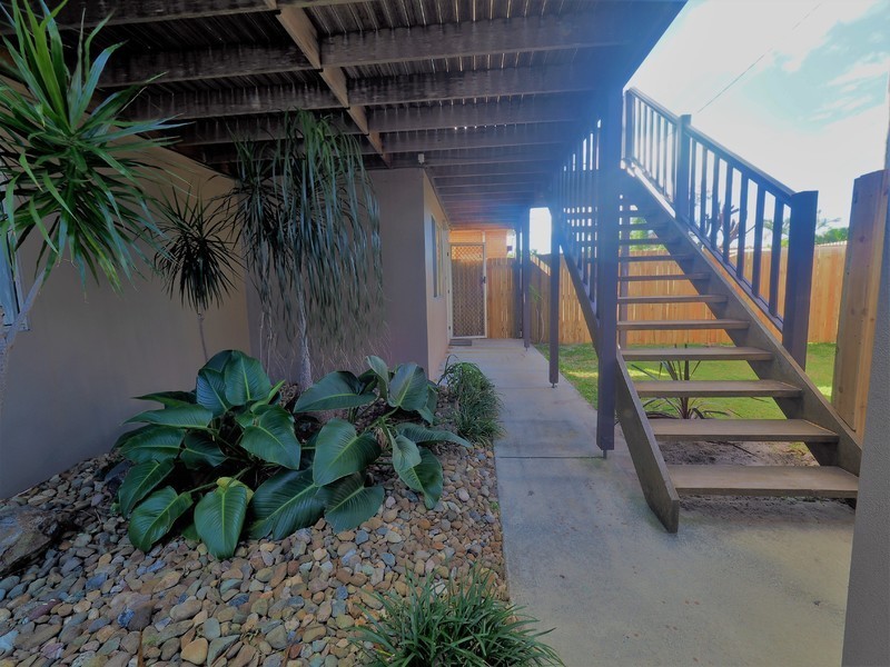 35 Mallawa Drive, Palm Beach QLD 4221