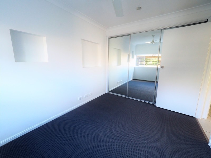 35 Mallawa Drive, Palm Beach QLD 4221