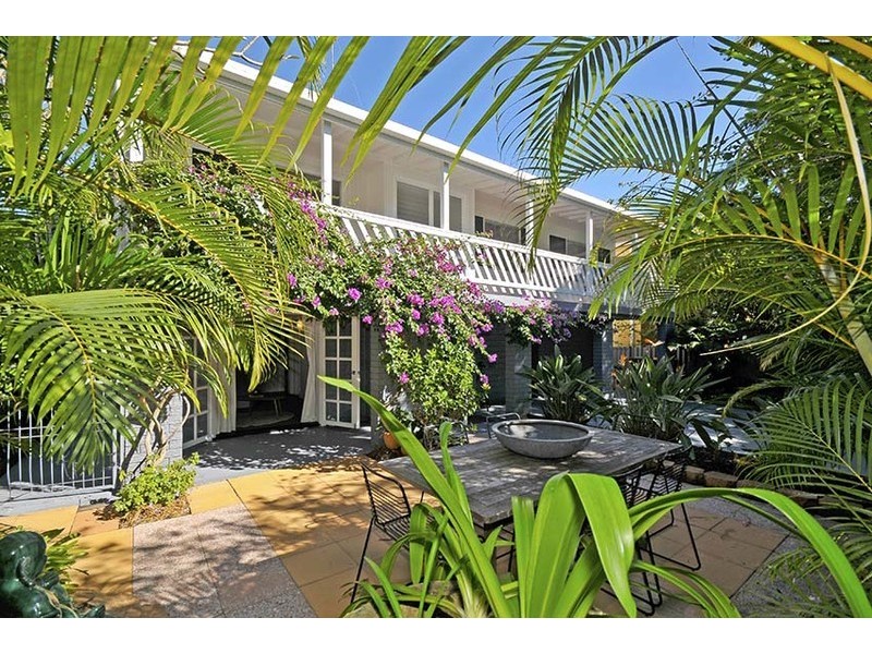 2 Carlyle Drive, Currumbin QLD 4223