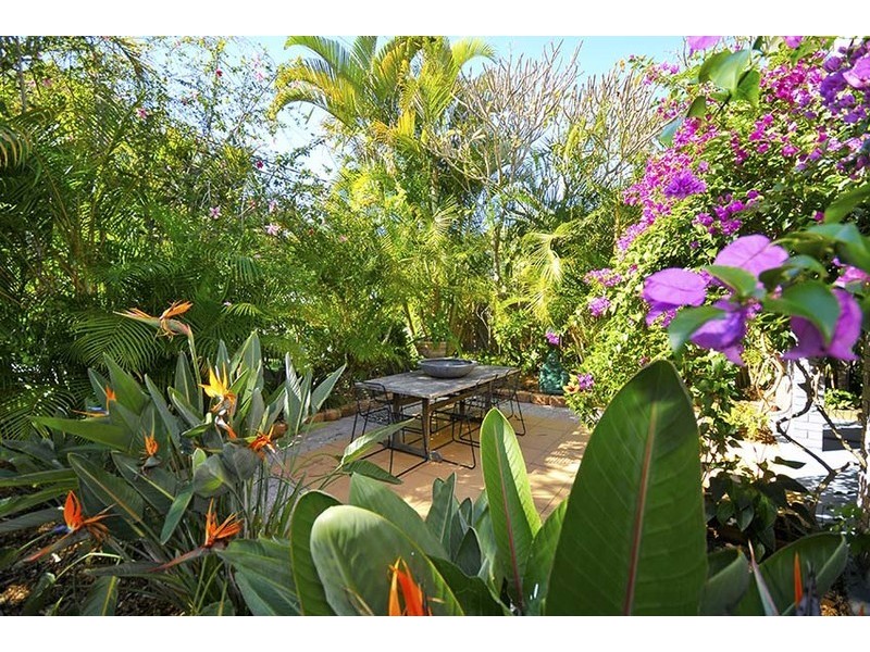 2 Carlyle Drive, Currumbin QLD 4223