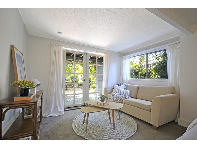2 Carlyle Drive, Currumbin QLD 4223