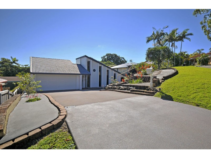 4 Burrawong Court, Banora Point NSW 2486