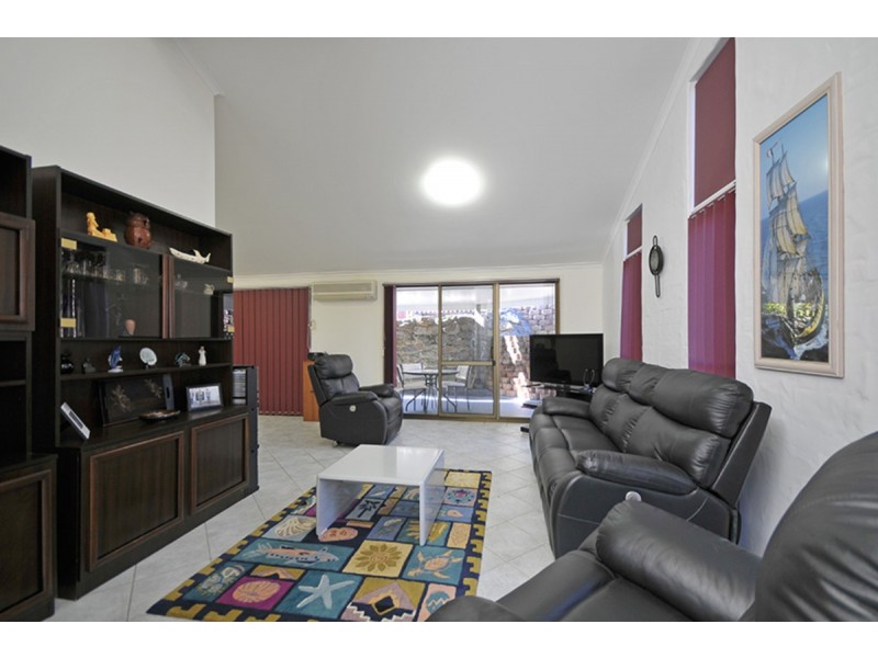 4 Burrawong Court, Banora Point NSW 2486