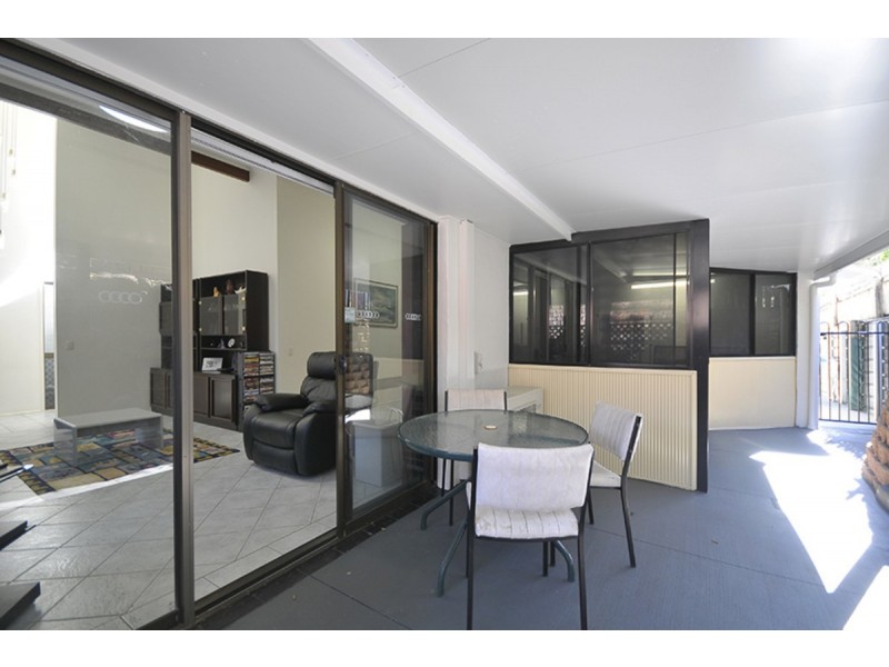 4 Burrawong Court, Banora Point NSW 2486