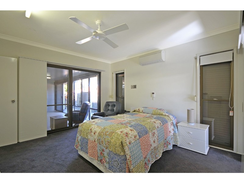 4 Burrawong Court, Banora Point NSW 2486