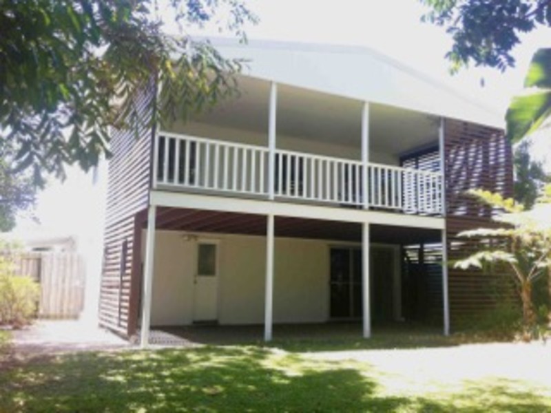 4 Celebes Avenue, Palm Beach QLD 4221