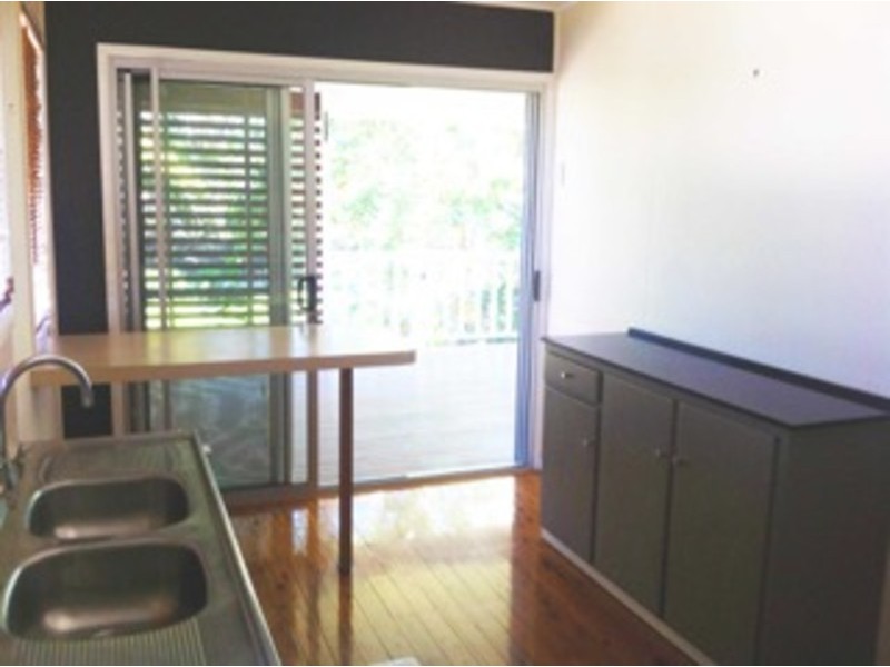 4 Celebes Avenue, Palm Beach QLD 4221