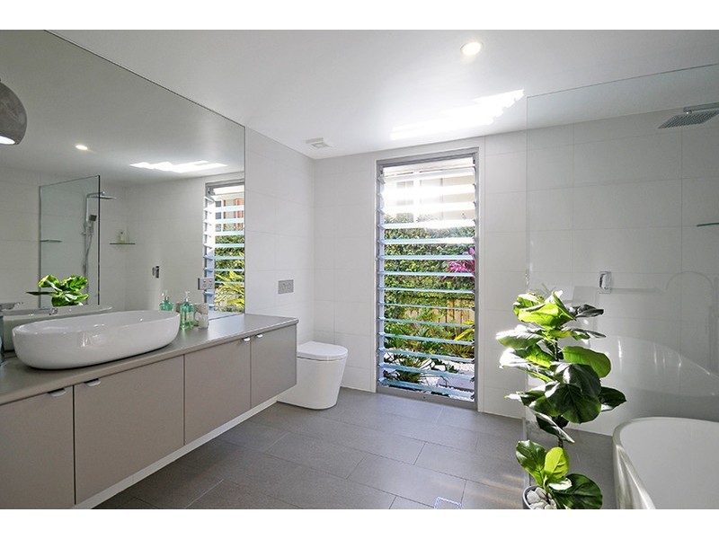 73 Third Avenue, Palm Beach QLD 4221