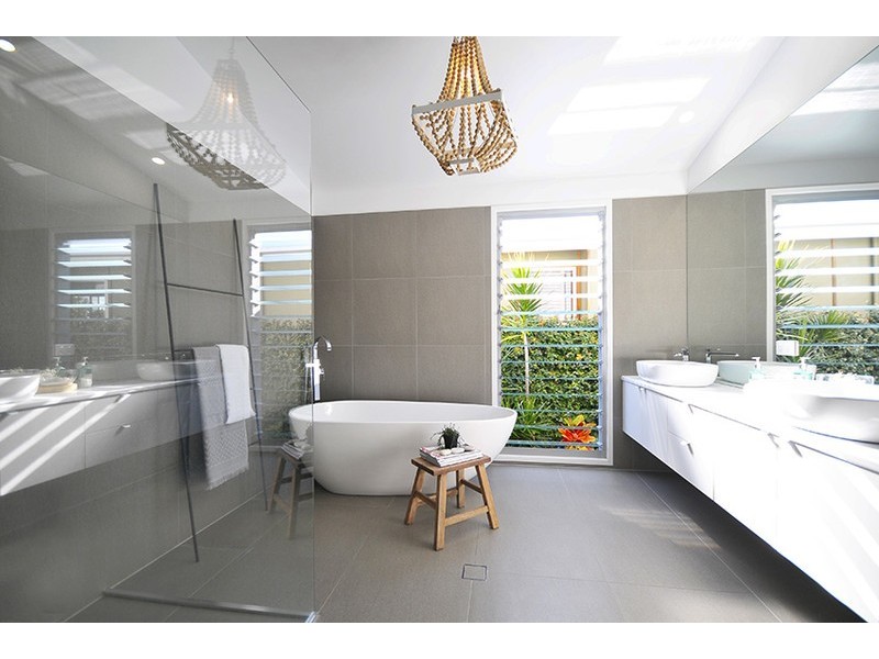 73 Third Avenue, Palm Beach QLD 4221