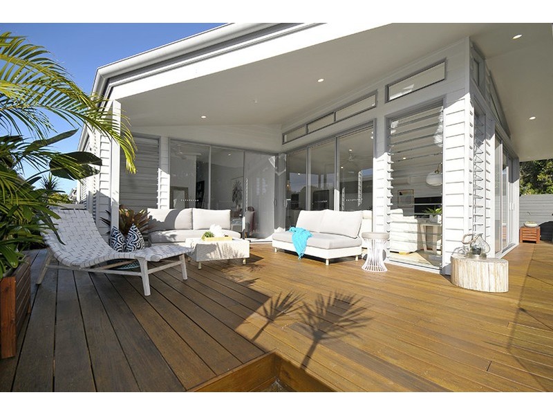 73 Third Avenue, Palm Beach QLD 4221