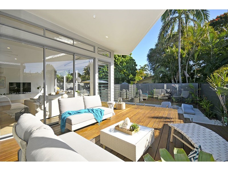 73 Third Avenue, Palm Beach QLD 4221