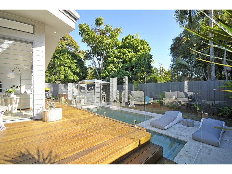 73 Third Avenue, Palm Beach QLD 4221