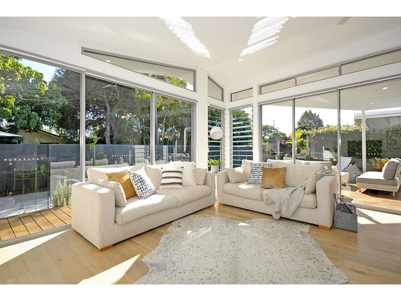 73 Third Avenue, Palm Beach QLD 4221