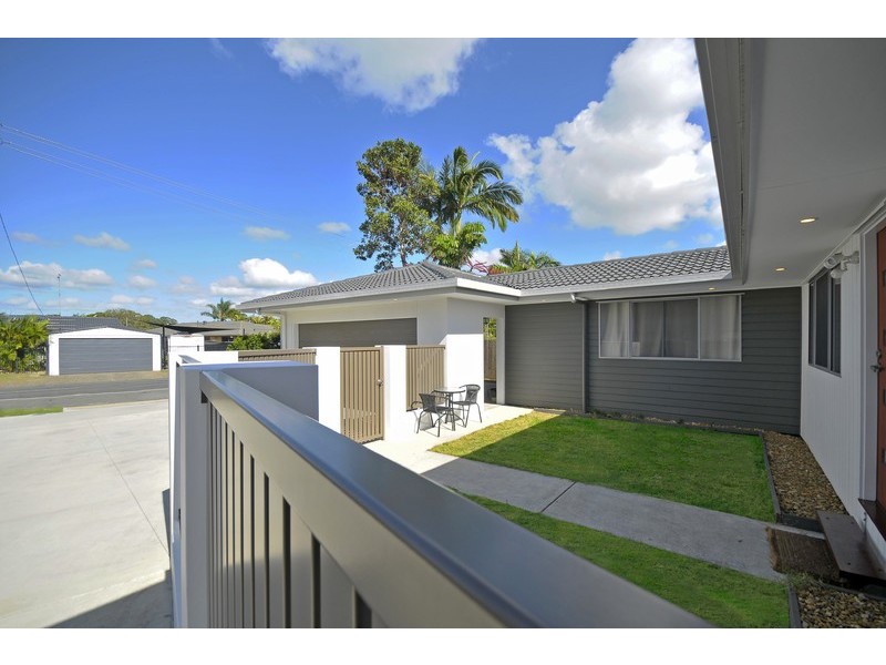 1/129 Tahiti Avenue, Palm Beach QLD 4221