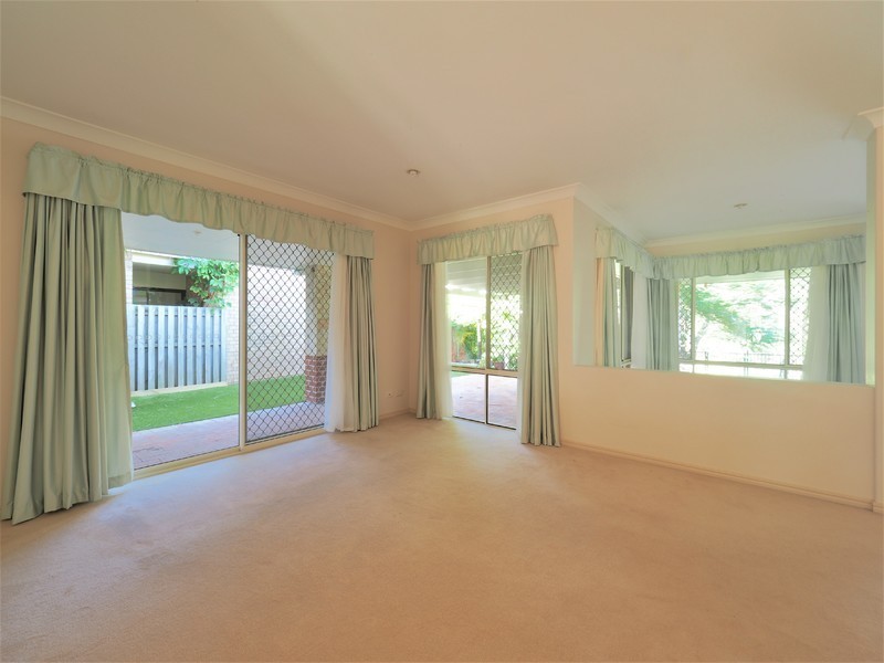 20 Ottelia Street, Elanora QLD 4221