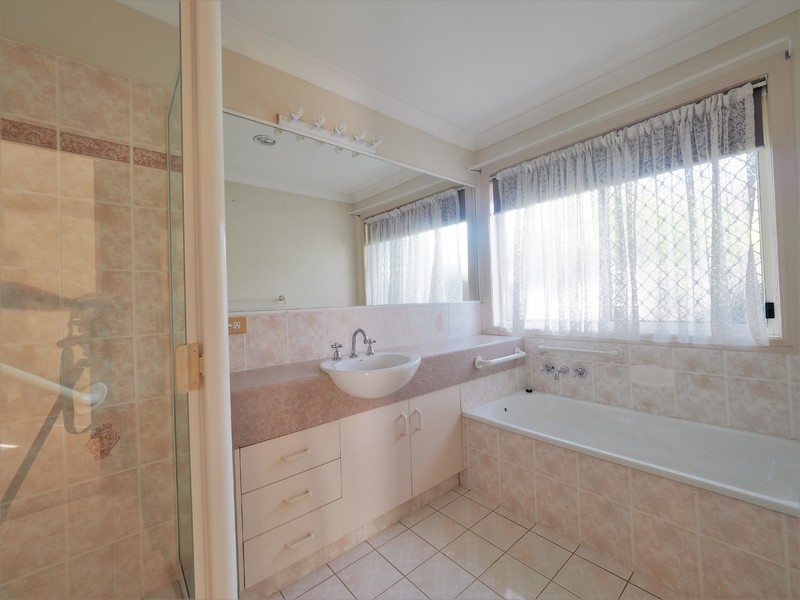 20 Ottelia Street, Elanora QLD 4221