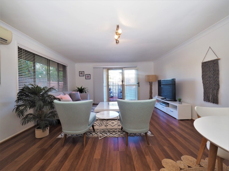 2/35 Milton Avenue, Paradise Point QLD 4216