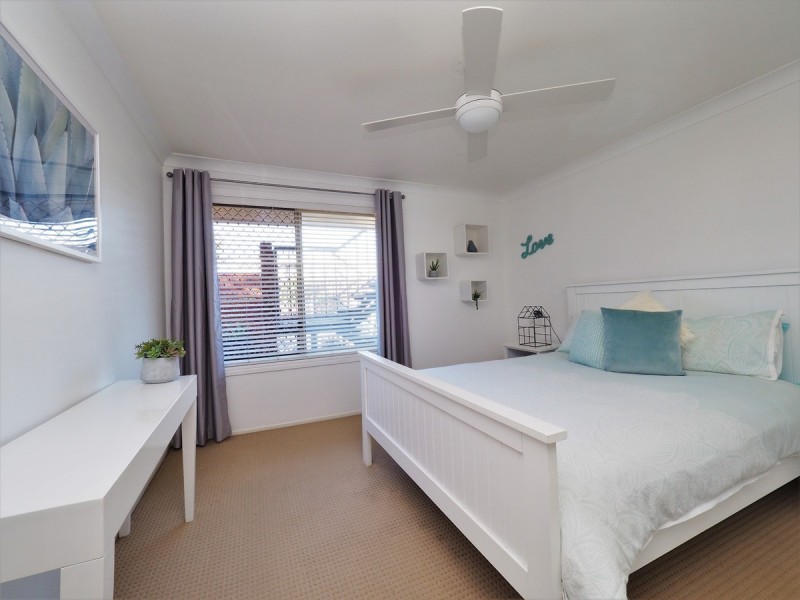 2/35 Milton Avenue, Paradise Point QLD 4216