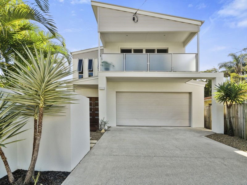35 Twenty Fifth Avenue, Palm Beach QLD 4221
