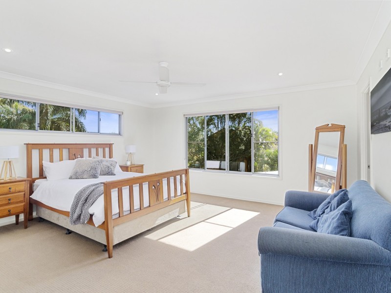 35 Twenty Fifth Avenue, Palm Beach QLD 4221